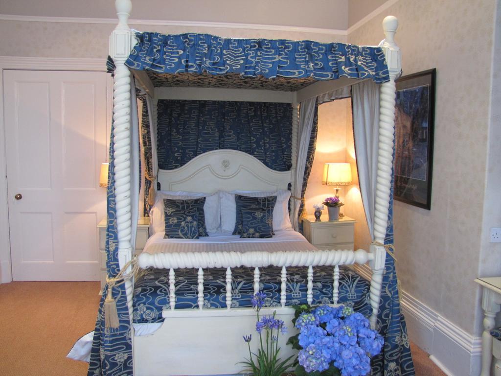 House 4*